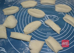 包菜胡萝卜酱肉包子的做法图解7