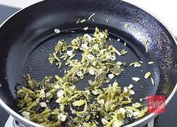 酸菜炒莜面的做法图解7