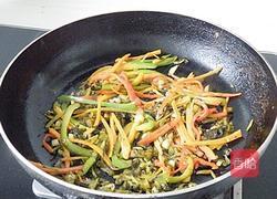 酸菜炒莜面的做法图解9