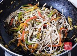 酸菜炒莜面的做法图解11