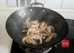 包菜炒大虾的做法图解4