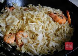 包菜炒大虾的做法图解7