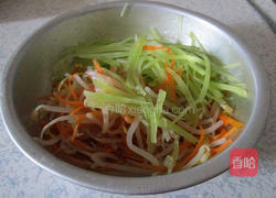 豆豉桃仁拌三丝的做法图解10