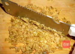 鲜肉榨菜月饼的做法图解2