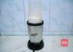 香蕉牛奶的做法图解2