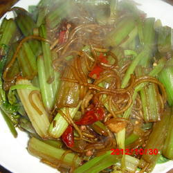 芹菜炖粉条的做法[图]