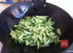 银耳黄瓜炒肉的做法图解6