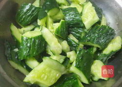老干妈拌黄瓜的做法图解2