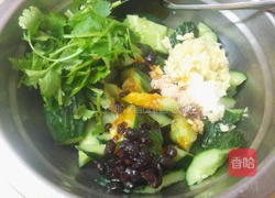 老干妈拌黄瓜的做法图解3