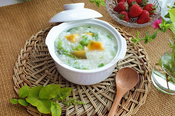 变蛋生菜粥