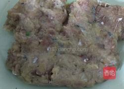 香煎藕丁鲮鱼肉饼的做法图解1