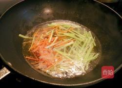 冬菇芹菜土豆丝的做法图解4