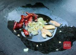 番茄炒手撕包菜的做法图解3