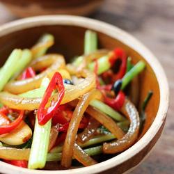 香辣十足小炒肉皮的做法[图]