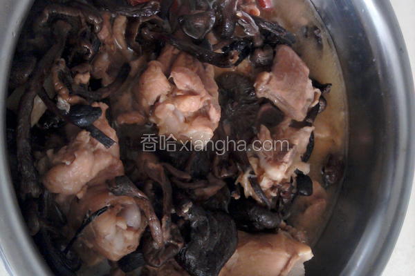 小鸡炖蘑菇