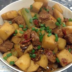 土豆烧肉的做法[图]