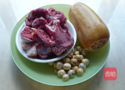 莲藕大骨汤的做法图解1