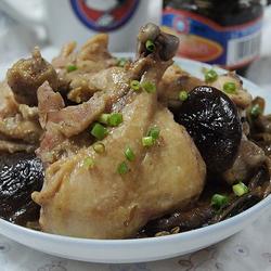 香菇笋丝扣鸡腿的做法[图]