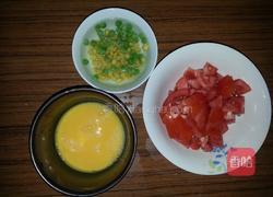 西红柿鸡蛋拌面的做法图解2
