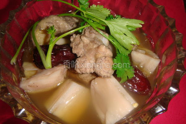 鸭腿炖莲藕
