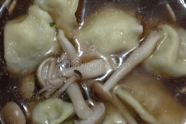 菠菜猪肉骨汤馄饨