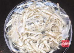 茄子肉酱面的做法图解3