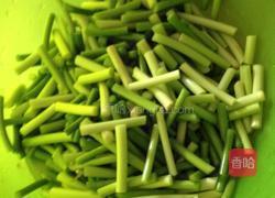 蒜苔炒香干的做法图解1