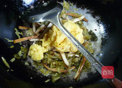 雪菜香干炒鸡蛋的做法图解8