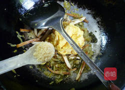 雪菜香干炒鸡蛋的做法图解9