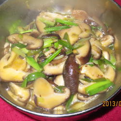 小葱炒鲜香菇的做法[图]