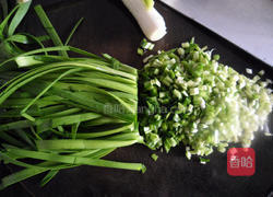 韭菜盒子的做法图解3