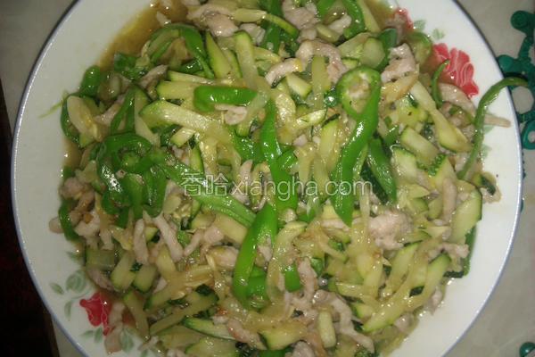 青椒嫩南瓜炒肉丝