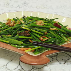 韭菜花炒河虾的做法[图]