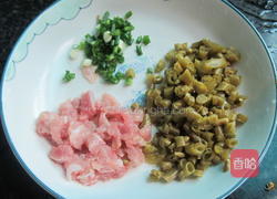 肉末豆角汤的做法图解2