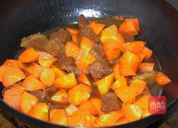 胡萝卜炖牛腩的做法图解6