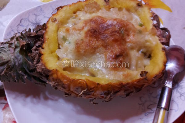 菠萝海鲜焗饭