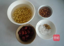 花生黄豆红枣汤的做法图解1