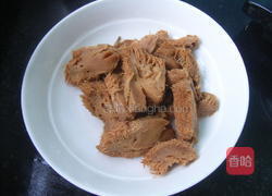 黄芪猴头菇鸡汤的做法图解3