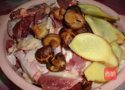 啤酒南乳焖鸭子的做法图解1