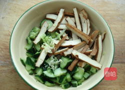 香干拌黄瓜的做法图解6