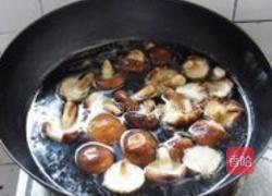 西兰花香菇烩酥肉的做法图解5