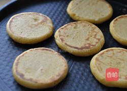 玉米饼子就小咸鱼的做法图解7