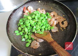蚕豆炒虾仁的做法图解7