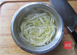 榨菜炒肉丝的做法图解4