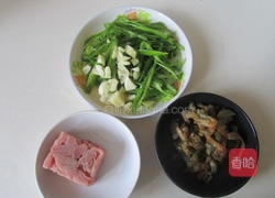 青椒榨菜肉丝的做法图解1