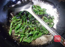 橄榄菜炒油豆角的做法图解6