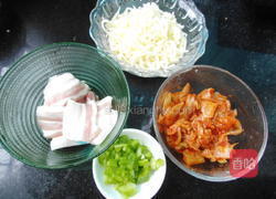 泡菜五花肉披萨的做法图解3