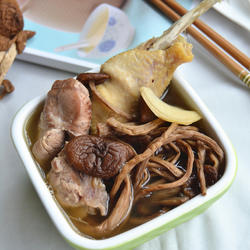 茶树菇煲鸡的做法[图]
