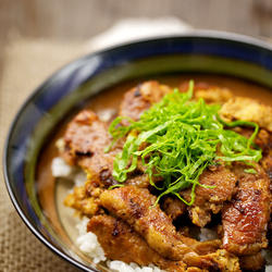 猪颈肉盖饭的做法[图]