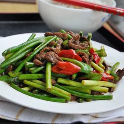 蒜苔炒肉丝的做法[图]